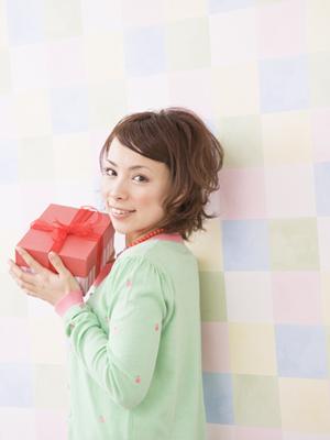 食用金箔の安全性と活用アイデア｜高品質な選び方とおすすめレシピ